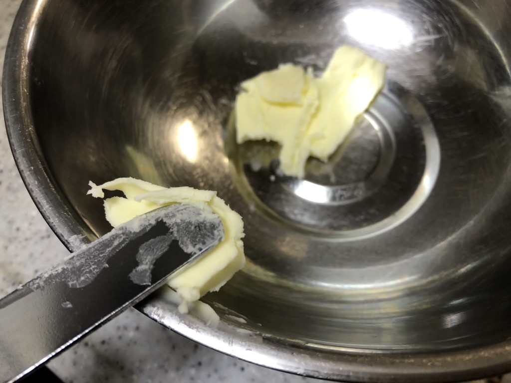100均セリア「溶けやすいアルミバターナイフ」はトーストやパンケーキに塗るときにおすすめ！