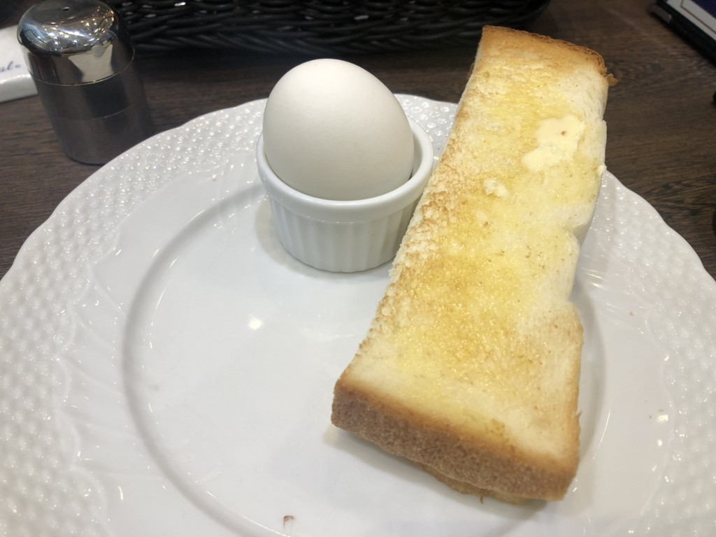 星乃珈琲のモーニングメニュー「厚切りトースト・ゆで卵」は、朝にピッタリ♡
