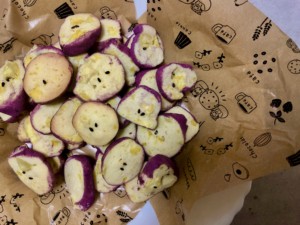 さつまいもと紫芋パウダーで作る！サクッとさつまいもクッキー【簡単レシピ】