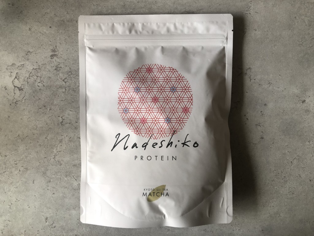 抹茶味の美味しい日本人女性向けプロテインならこれ！「NADESHIKO」が届いたよ