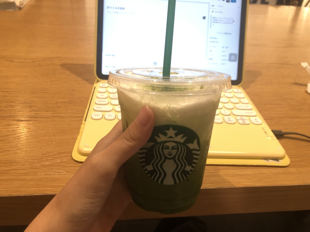 スタバ新作「涼み 抹茶ムースティー」の気になるお味は？