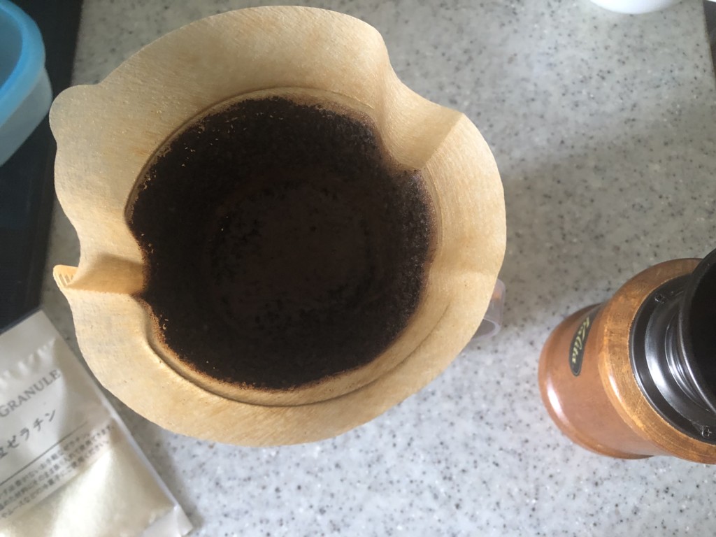 セリアの「顆粒ゼラチン」を混ぜるだけ！簡単コーヒーゼリーの作り方①コーヒーを抽出する