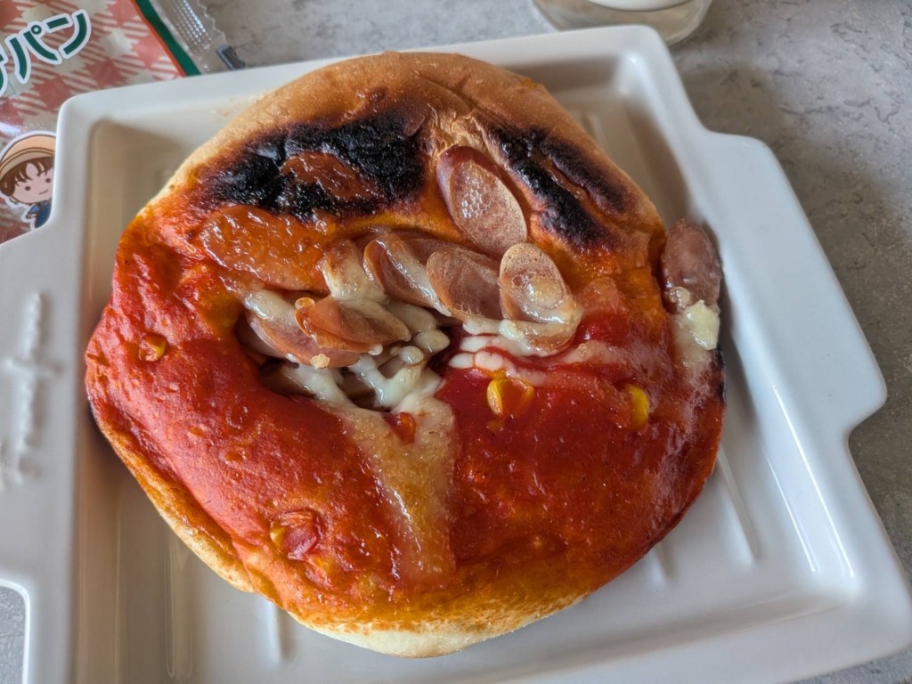 ローソン×ミセス「完熟トマトのピザパン」の気になるお味は？